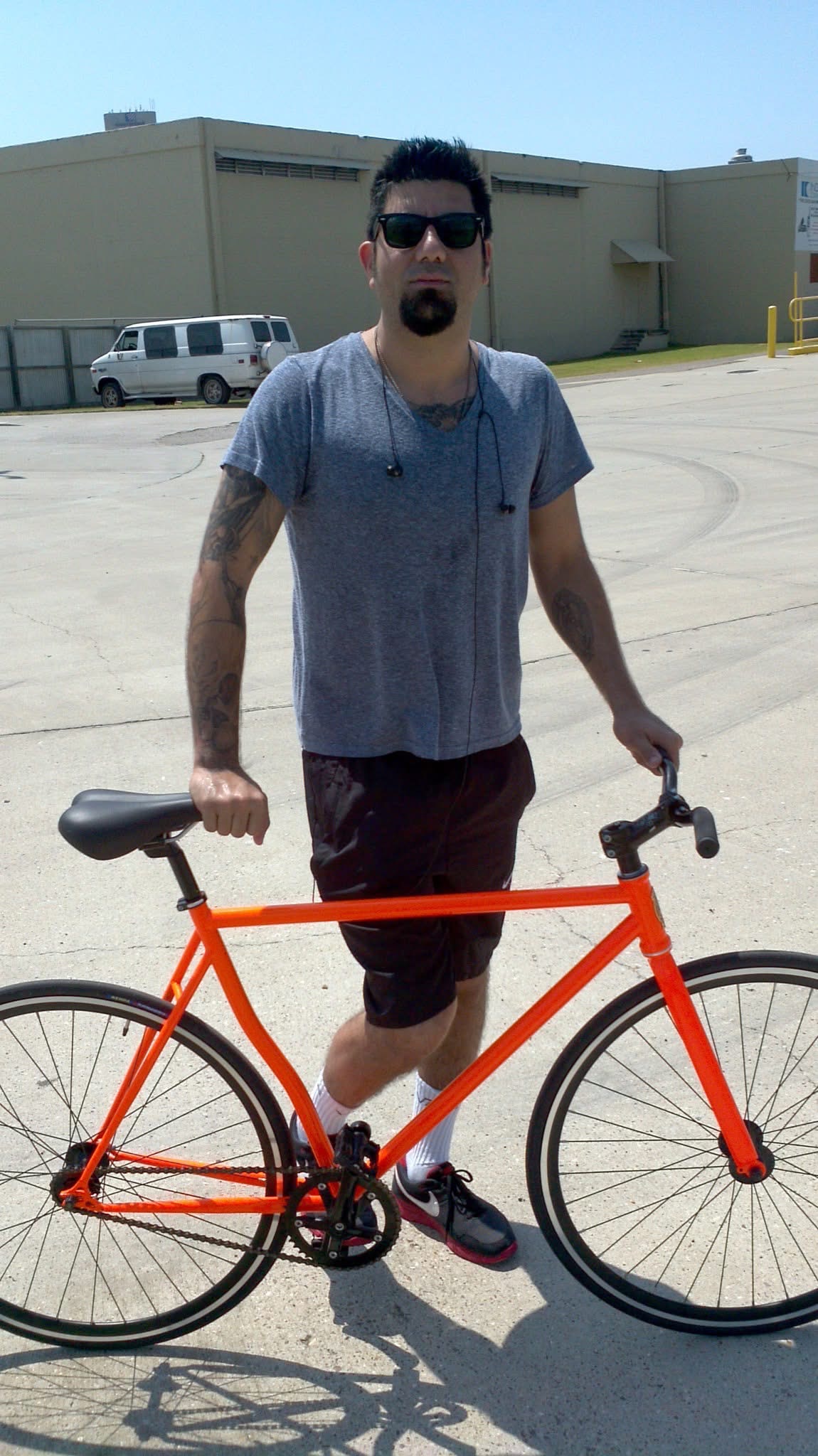 Chino Moreno with Tanner's orange fixie.